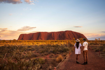 Spektakuläre Aussicht auf den Uluru