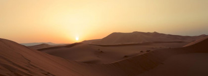 Blick auf die Wüste Marokkos bei Sonnenuntergang 