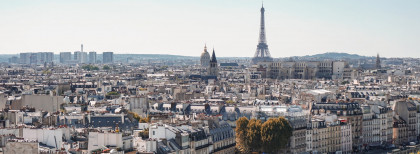 Blick über die Stadt bis zum Eiffelturm in Paris, Frankreich