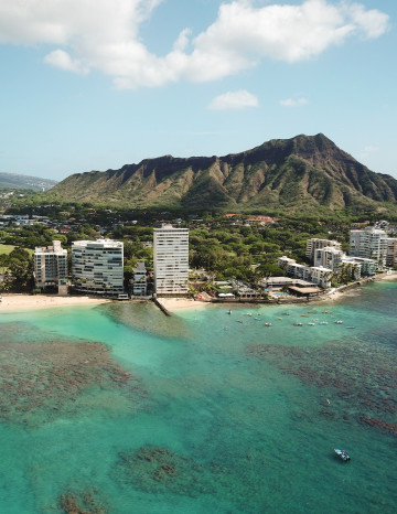 Blick auf den Kaimana Beach in Honolulu