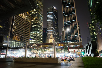 Blick auf eine Großstadt in Singapur 