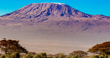 Blick auf den Kilimanjaro vom weiten 